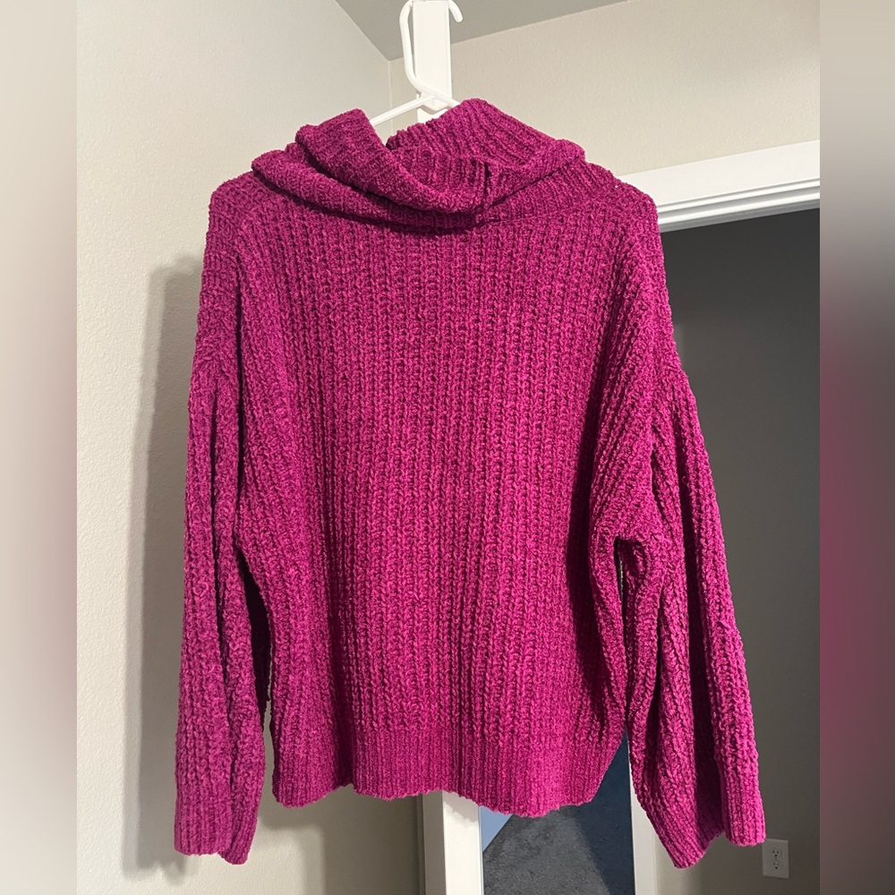 Express Sweater - Picture 3 of 3